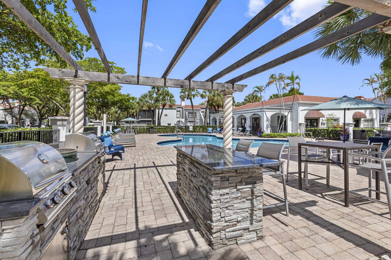 The Terraces Apartments community photo - Plantation, FL